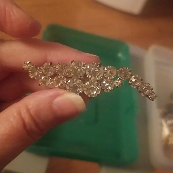 White Rhinestone Brooch - Picture 1 of 3